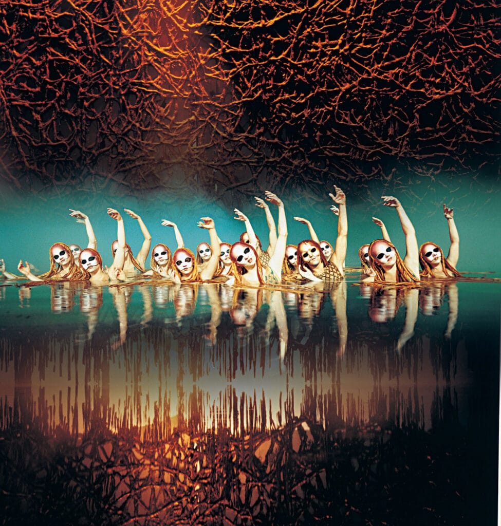 O by Dirque du Soleil.