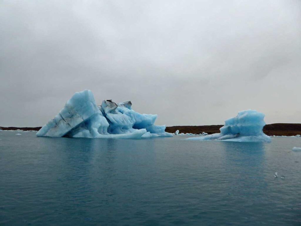 Icebergs on the Jökulsárlón lagoon, Iceland.
