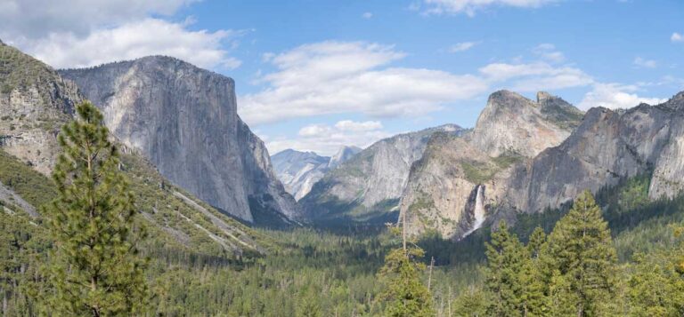 Tunnel View in Yosemite National Park, California.