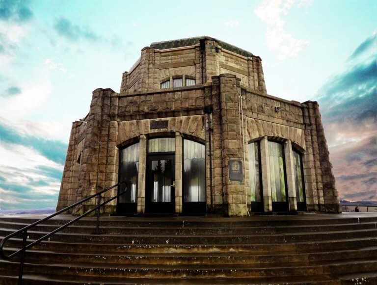 Vista House overlooking Oregon's Columbia River Gorge.