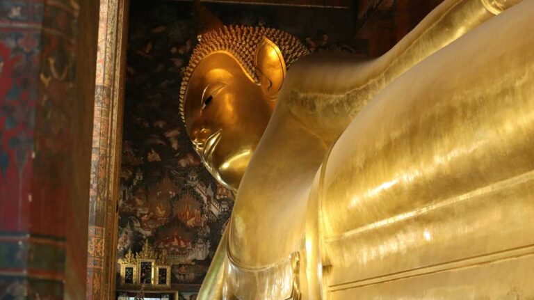 The reclining Buddha statue at Wat Pho in Bangkok.